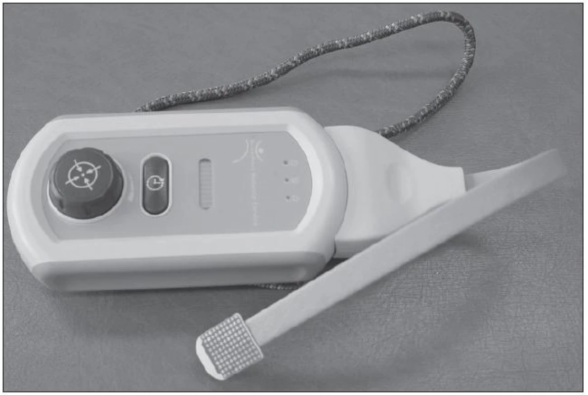 BrainPort – akcelerometr se stimulačními elektrodami a řídící jednotkou.
